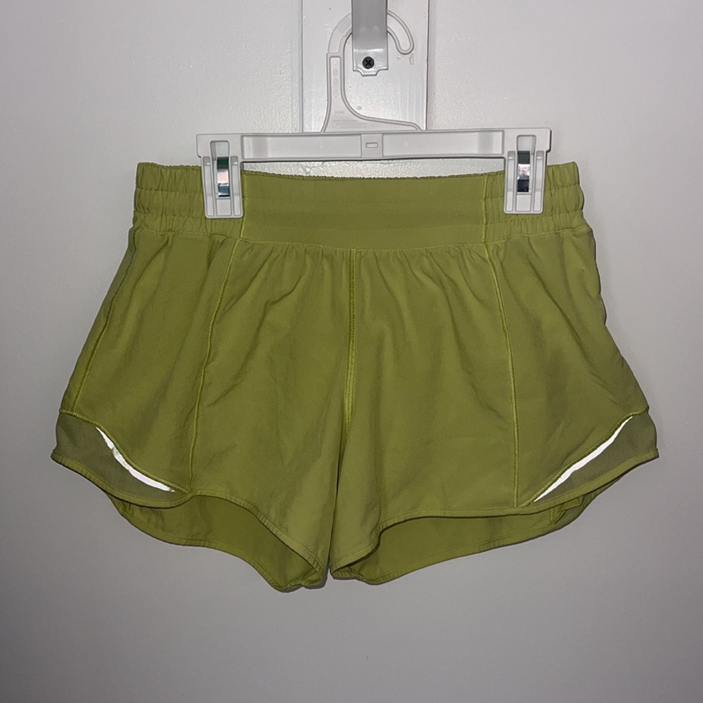 Lululemon Hotty Hot 4” inseam. yellow. size 6 tall.